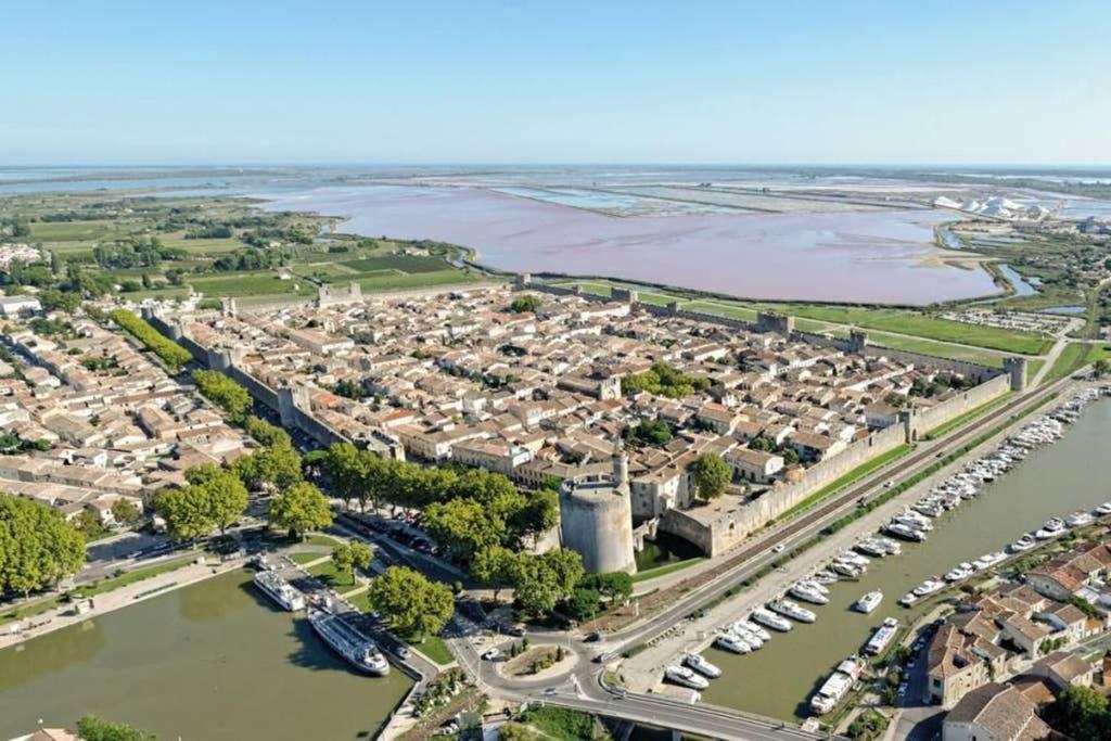 Un Charmant Logement Apartamento Aigues-Mortes Exterior foto